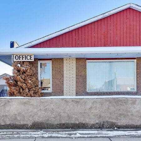 Hotel Bethel - Fort Macleod, Ab Zewnętrze zdjęcie