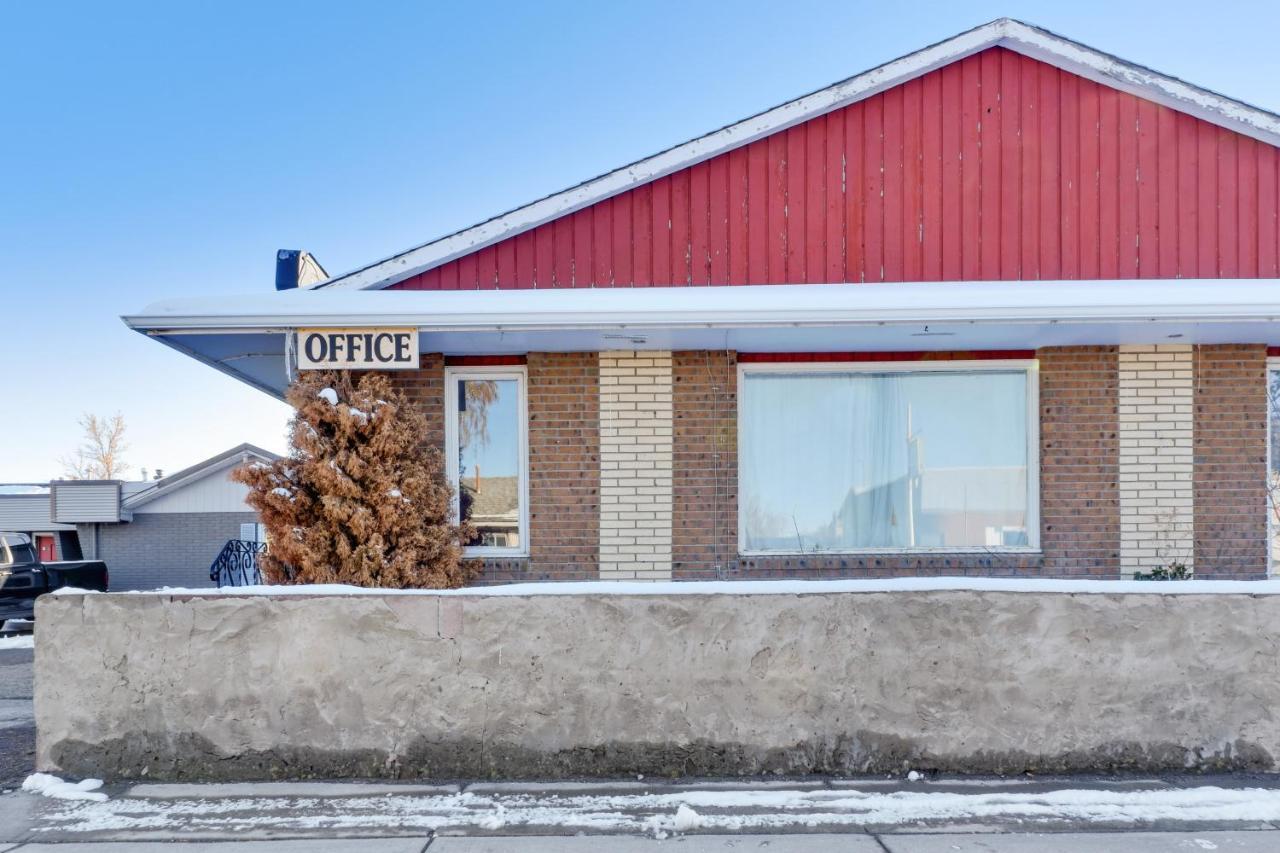 Hotel Bethel - Fort Macleod, Ab Zewnętrze zdjęcie